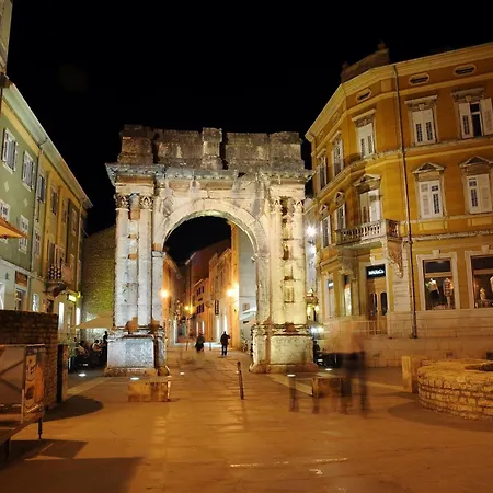 In - Little Sanjica In Pula, One Person * Valdebek