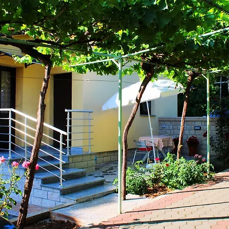 Guest house In - Little Sanjica In Pula, One Person *